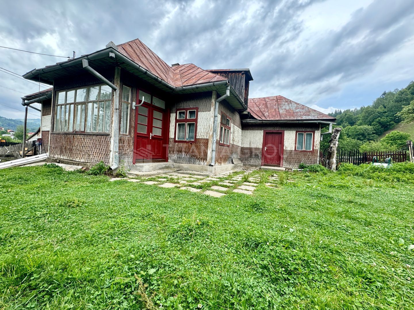 Casa cu teren de 5879 mp cu padure, Moeciu de Jos - Poză 6