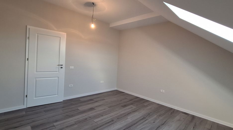 Apartament cu 3 camere si 2 locuri de parcare - Poză 14