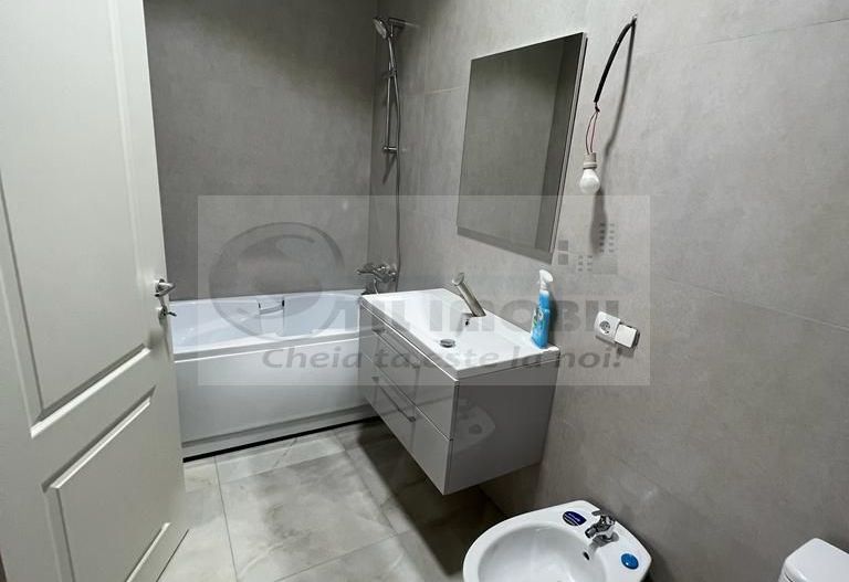 Apartament 4 camere - 85mp - Pacurari -Alpha Bank - Poză 4