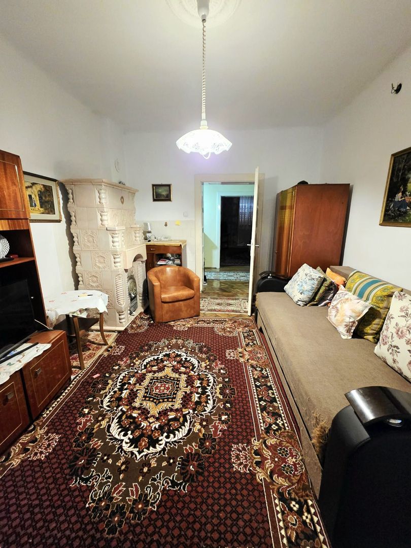 DE VANZARE CASA 5CAMERE ZONA CENTRALA TALMACIU - Poză 5