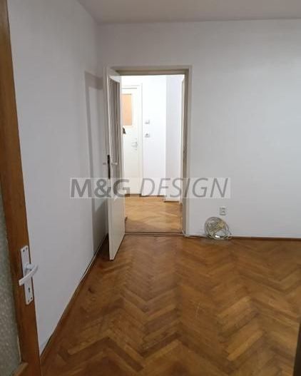 Vând apartament cu 3 camere zona centrala - Poză 11