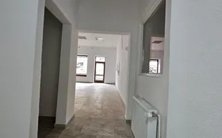 Spațiu Comercial Ultracentral  Zona 9 Mai  Trafic Pietonal Intens - Poză 12