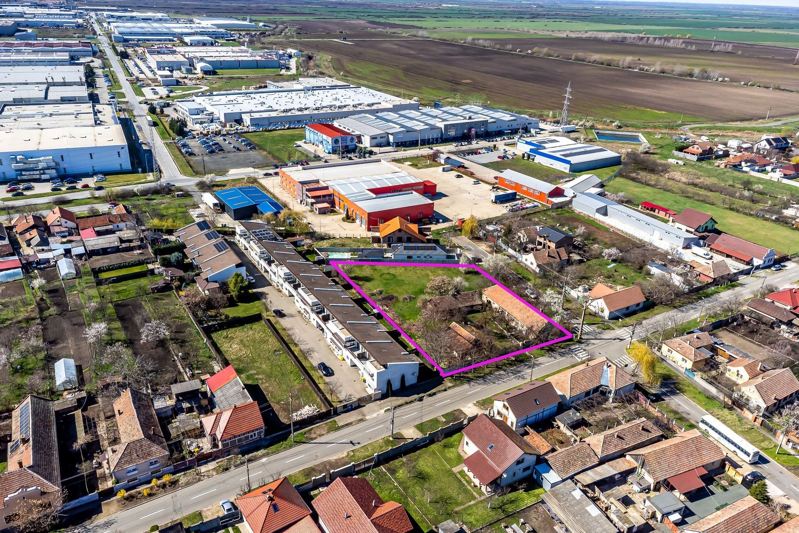 Teren de 2.782 mp. Perfect pentru parcelare și construcție de case - Poză 4