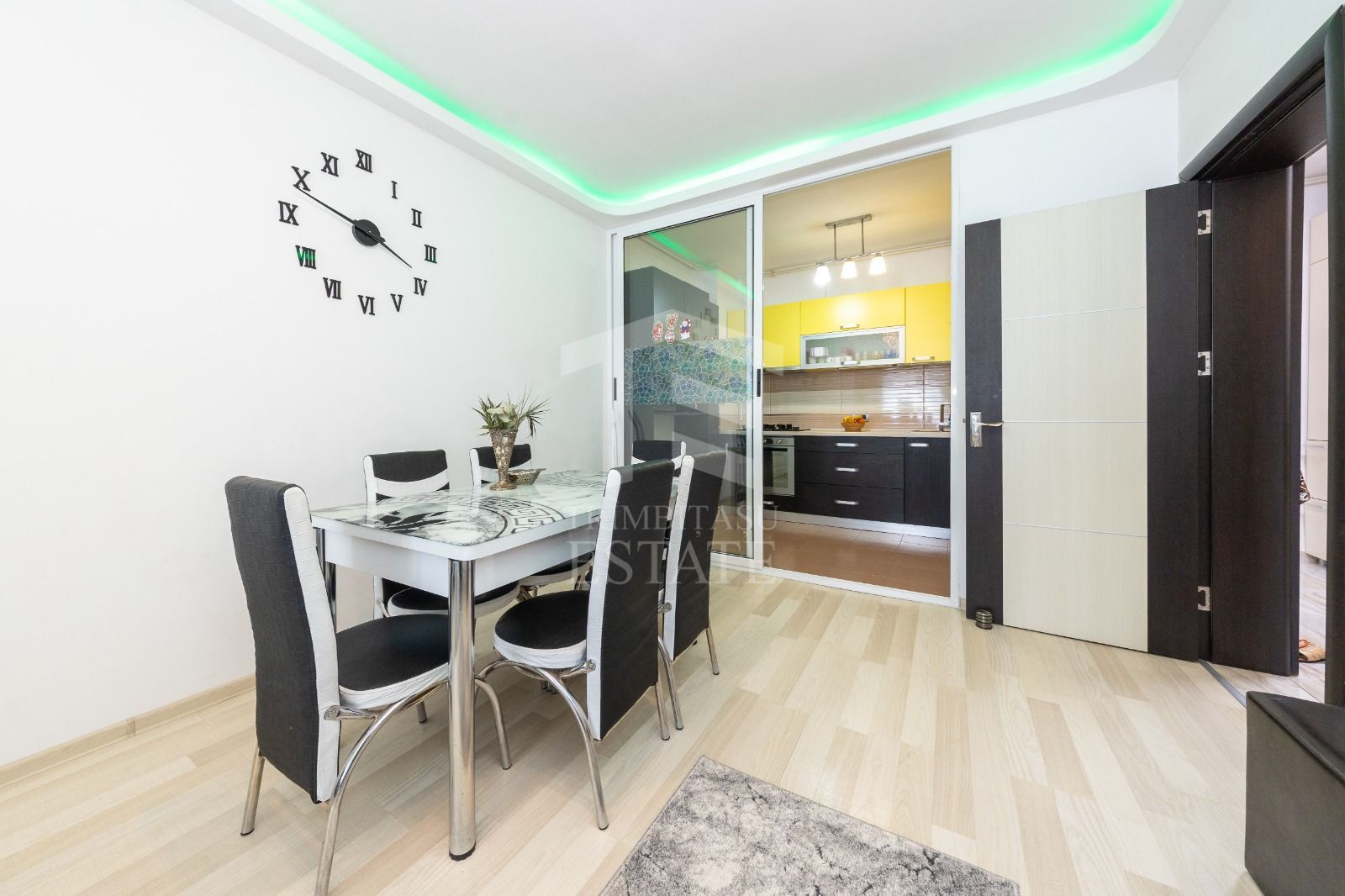 CORESI - Isaran | 3 camere 82 mp loc de parcare si boxa - Poză 6