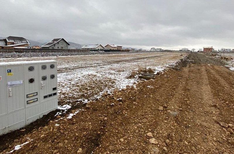 Vindem teren 500 mp cu toate utilitatile zona Cristian - Poză 2