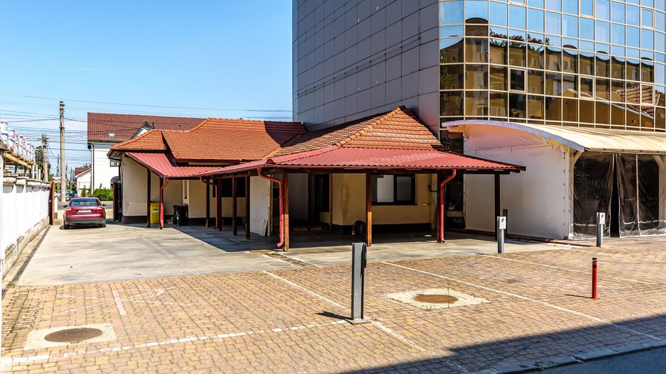 Casă cu destinație comercială Micalaca - Poză 2