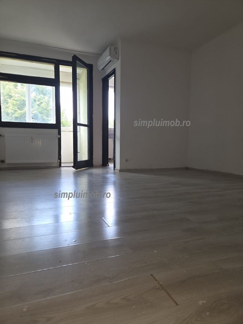 Garsoniera langa metrou Aparatorii Patriei Sector 4 - Poză 1