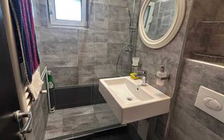 Apartament decomandat, cu 4 camere - str. Hărmanului - Poză 7