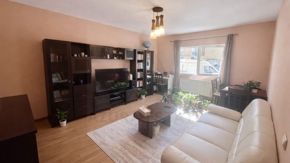 Apartament 2 camere parter 64 mp utili balcon 7 mp zona Selimbar - Poză 2