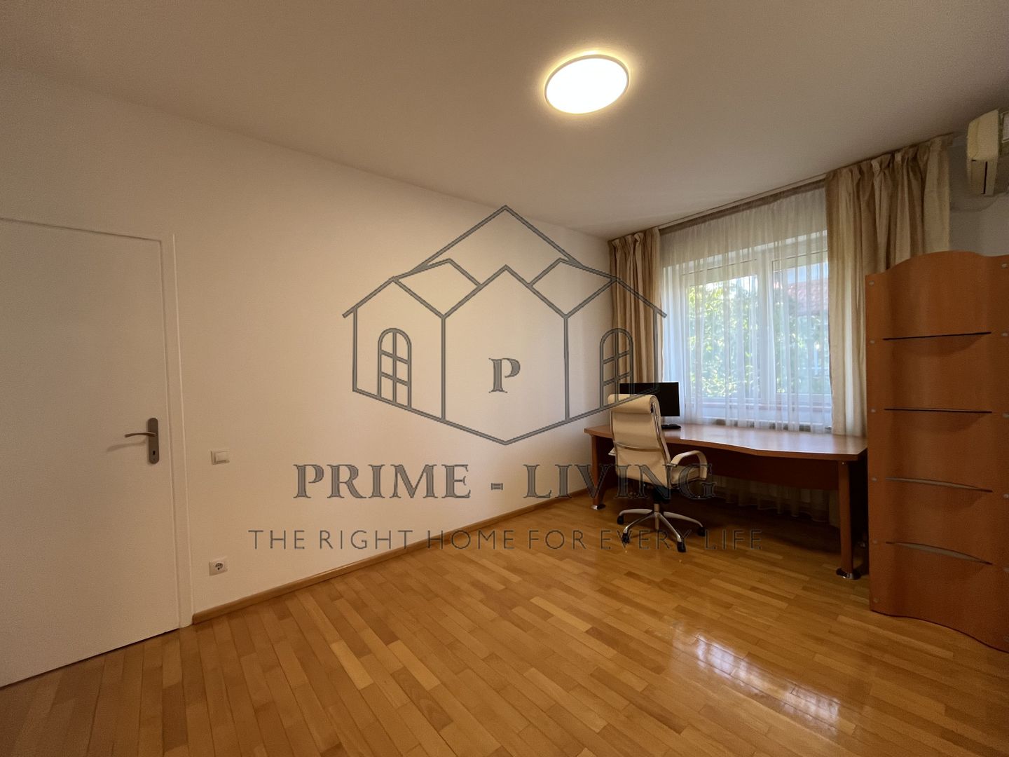 VILA CU 6 CAMERE LA INCHIRIERE LANGA BRITISH SCHOOL - Poză 10