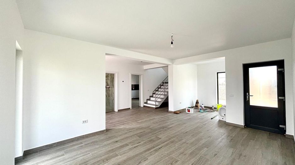 Casa individuala - 4 camere - pozitie excelenta - Sacalaz - Poză 1