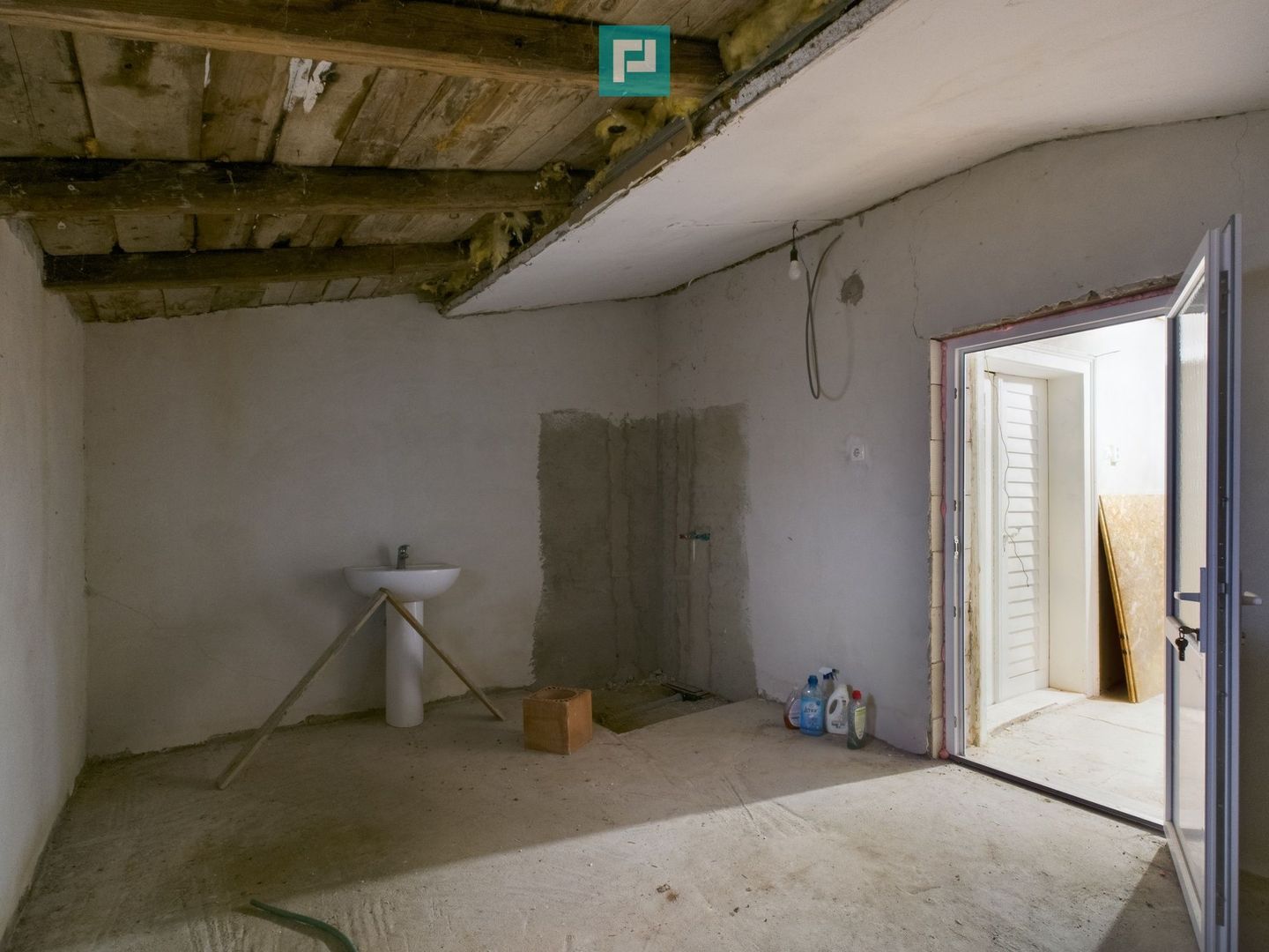 Oportunitate unică! Casă reabilitată parțial în Nitckidorf - Poză 23