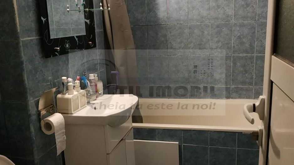 Apartament 3 camere – zona Podu-Roș- 450 Euro - Poză 8