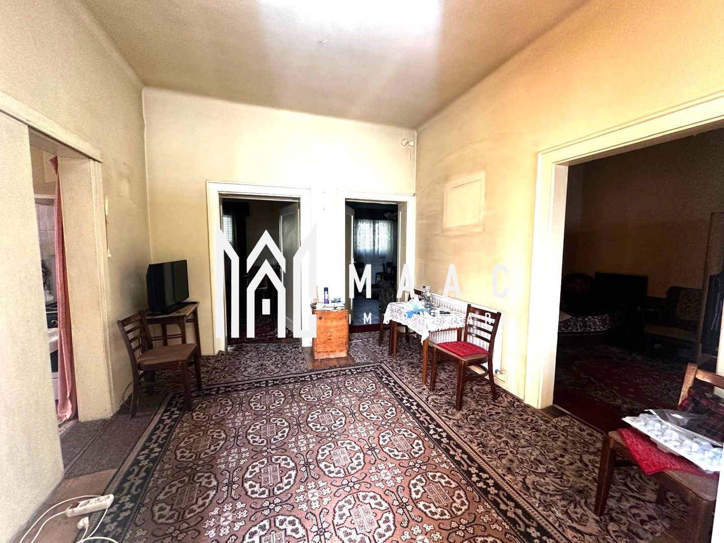 Casa de vanzare | Piata Cibin | 377 mp teren - Poză 2