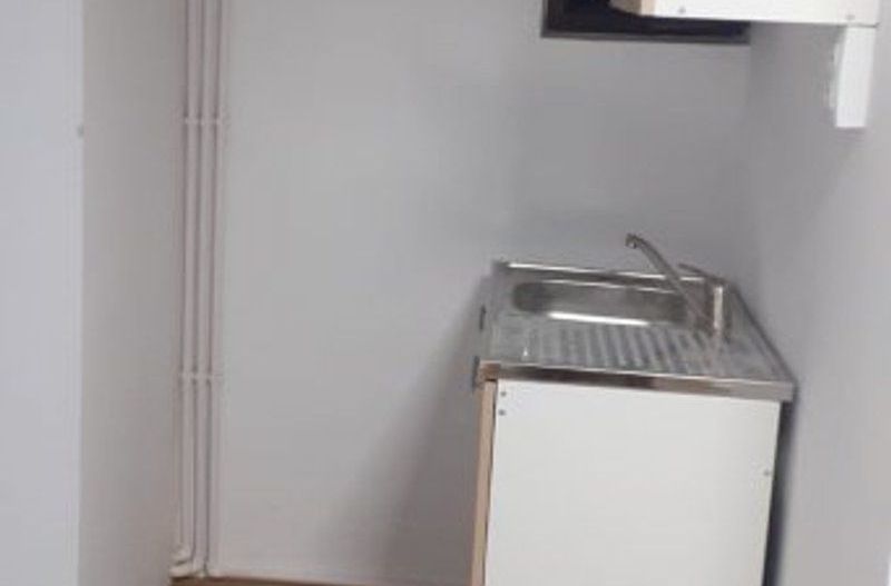 Garsoniera de inchiriat – Zona Centrala / Gara – 200 euro - Poză 5