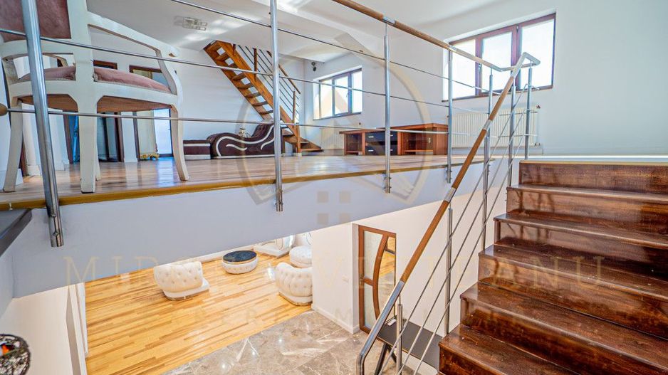 Lazu - Vila de vânzare compusă din P+1E+M. - Poză 17