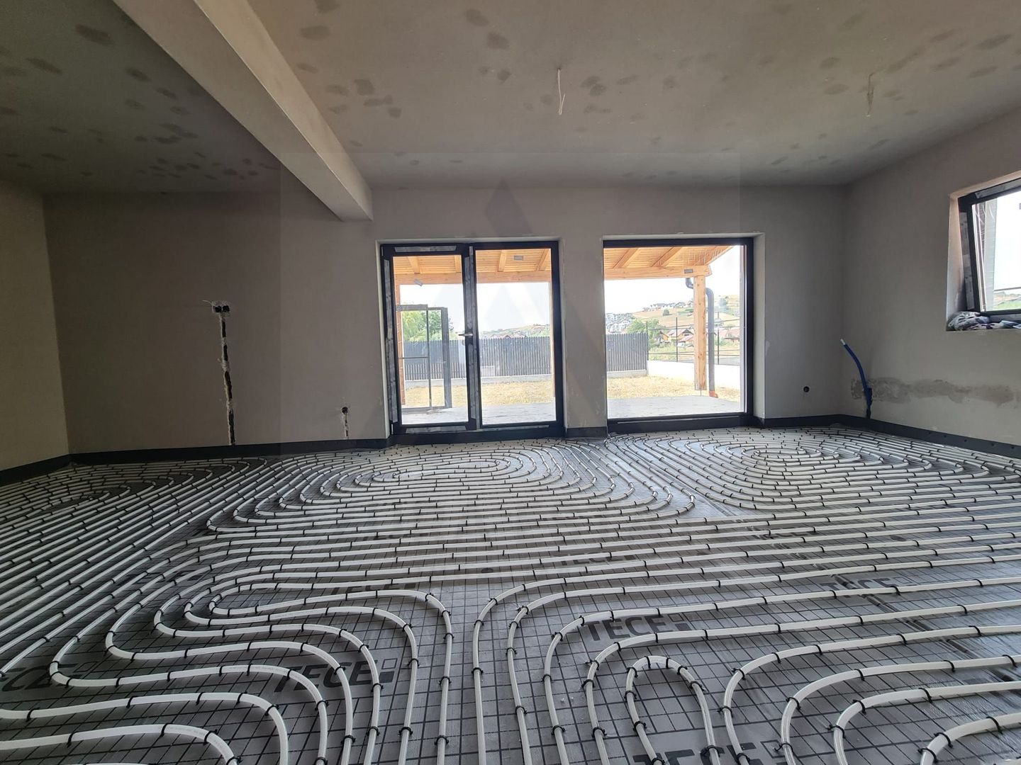 Casa 4 camere 2 bai terasa acoperita si teren 334 mp in Sura Mare - Poză 6