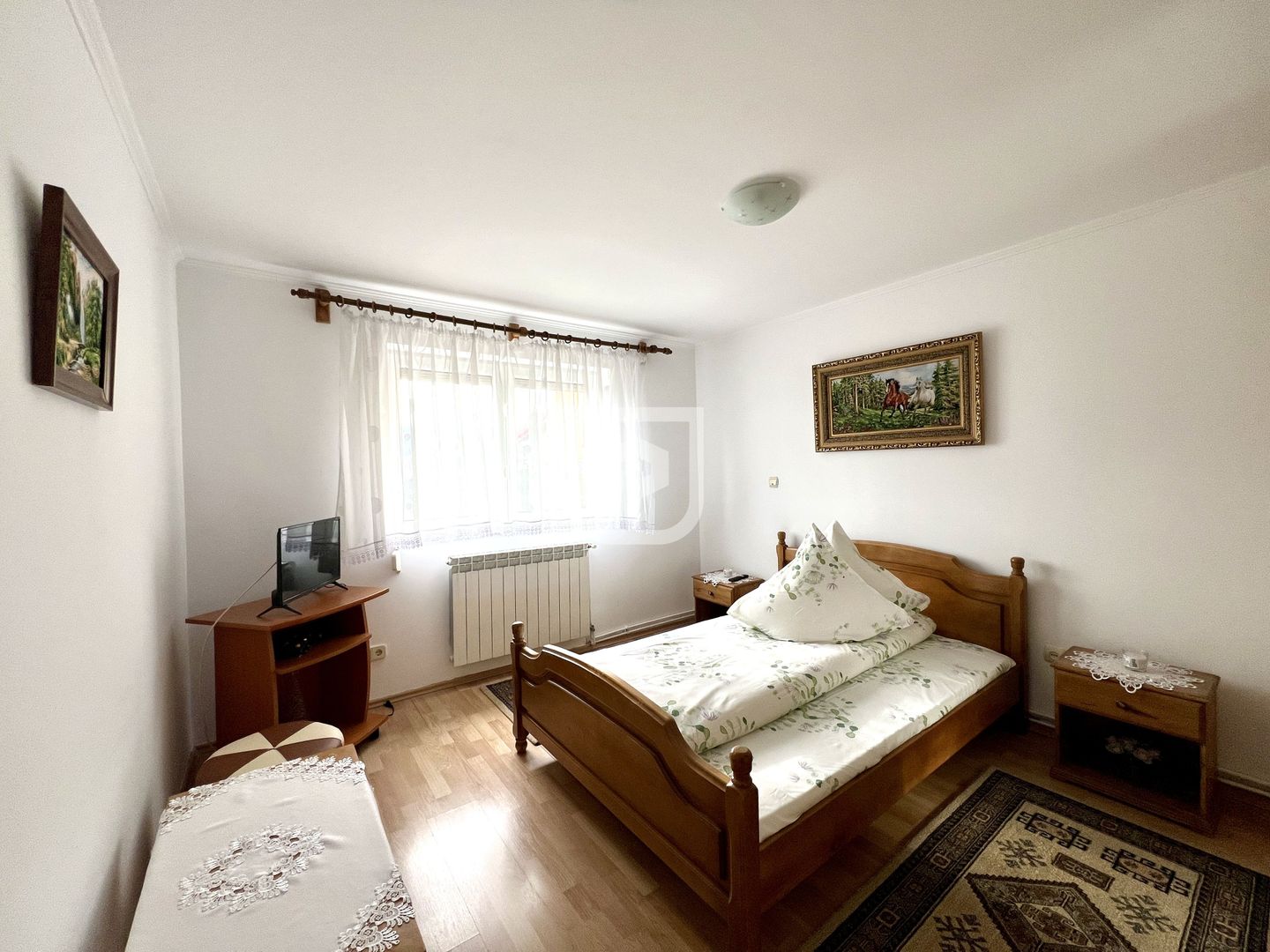 Casa de vacanta spatioasa de vanzare 6 dormitoare in Gura Humorului - Poză 11