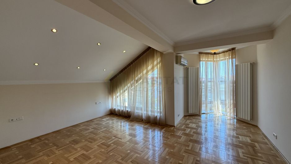 Vila 9 camere cu piscina si teren de 1.000 mp - Poză 27