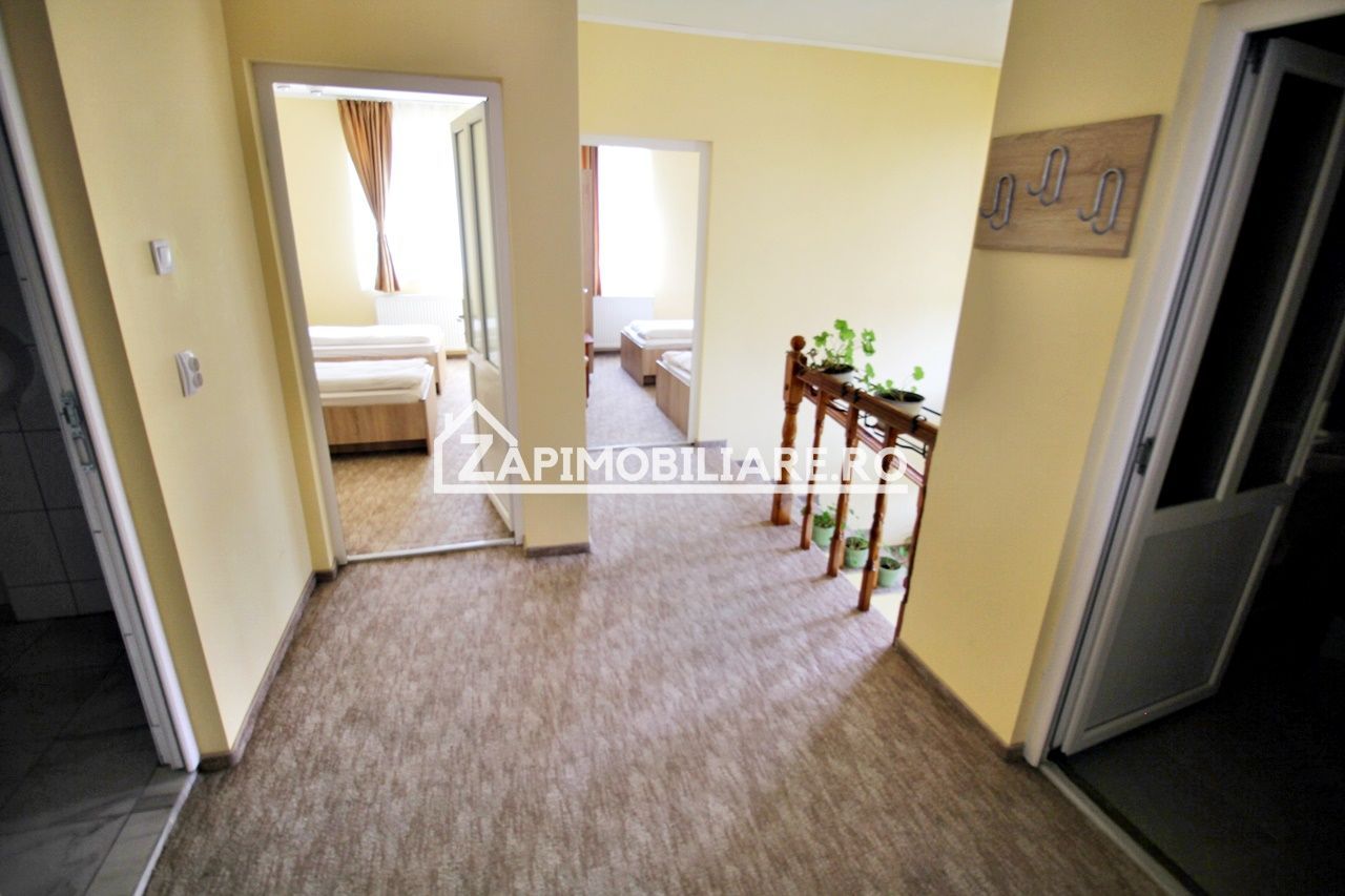 Casa 4 camere,4 bai,1 bucatarie,1 living,120 mp,500mp teren - Poză 10