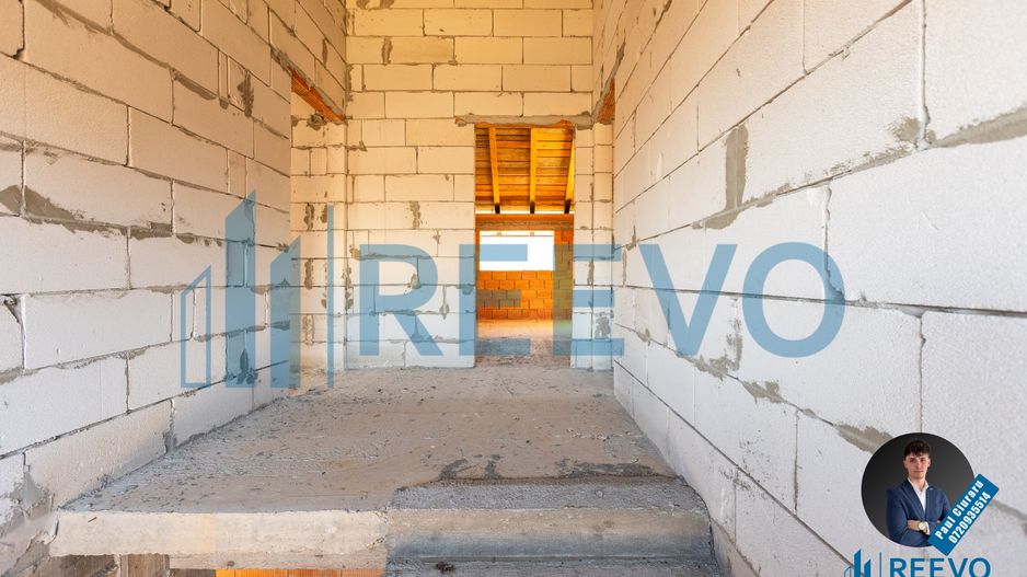 Pensiune/Vilă la roșu P+E+M în Sărata - Poză 20