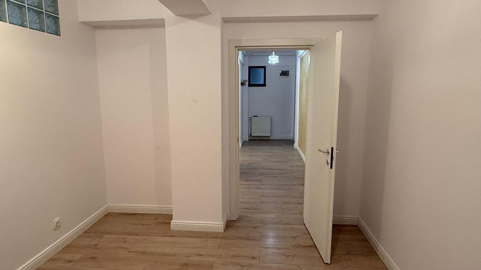 INCHIRIERE Apartament cu 3 camere in zona Aviatiei - Poză 12