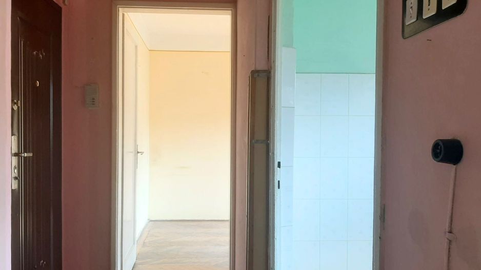Apartament 2 camere 89000 EUR etaj intermediar foarte aproape de piata Astra - Poză 8