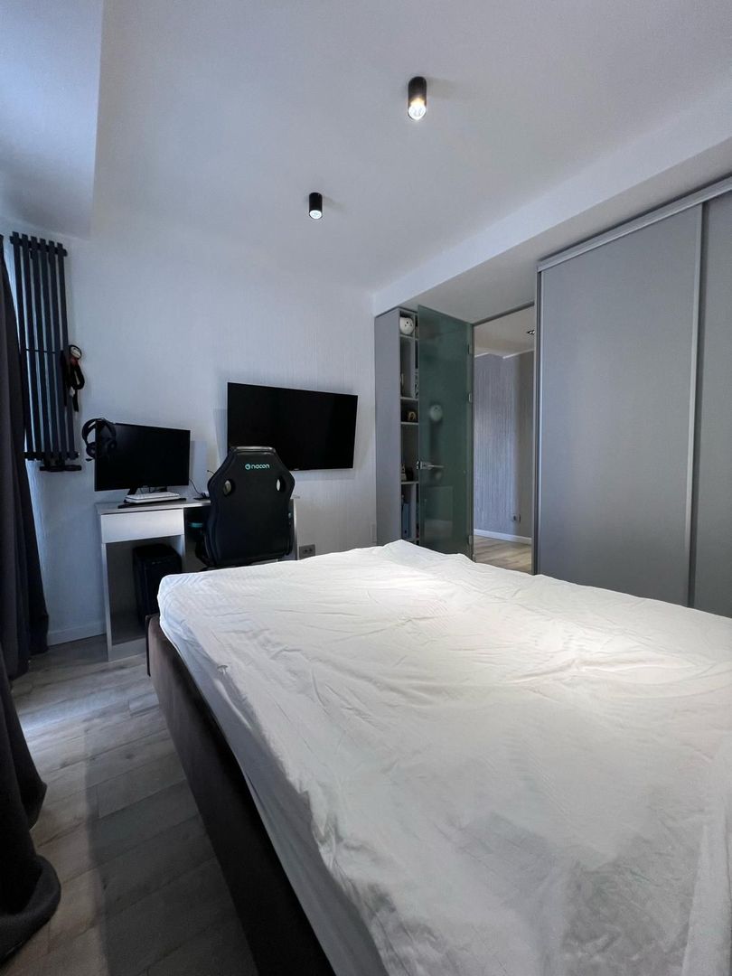 Apartament OTOPENI Central 3 camere LUX, parcare SUBTERANA - Poză 11