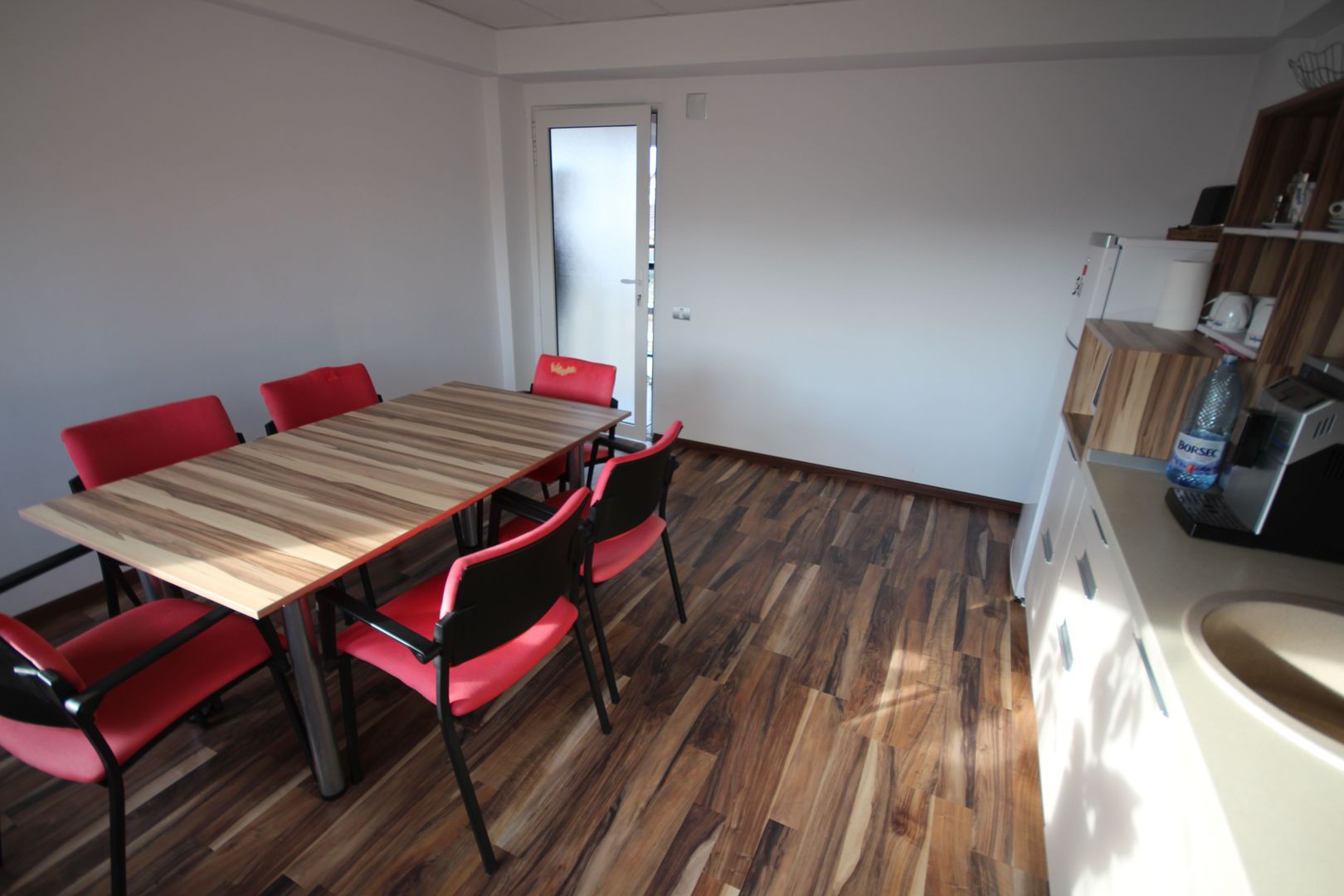 Casa cu destinatie mixta -servicii si comert + depozit+locuinta - Poză 5