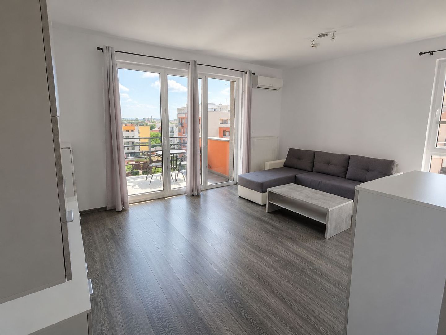 Apartament 2 camere decomandat cu parcare subterană – Complex Iris 7, - Poză 2