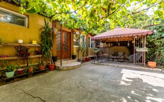 Casă în Vlaicu cu garaj și teren de 376 mp, Arad - Poză 2