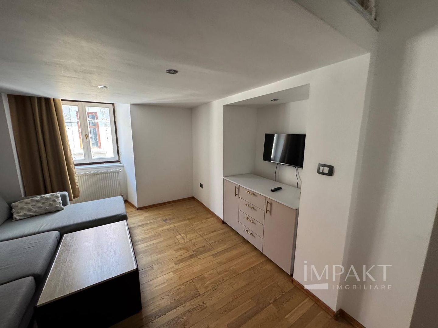 De închiriat: Apartament tip loft cu mezanin, 30 mp–Zona Ultracentral - Poză 1