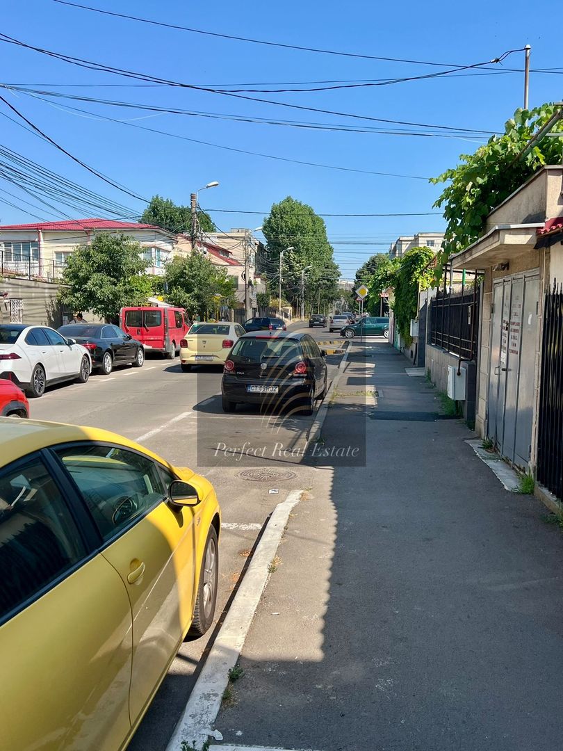 Casă de vânzare – Faleza Nord, Strada Unirii | La doar 100 m de mare - Poză 1