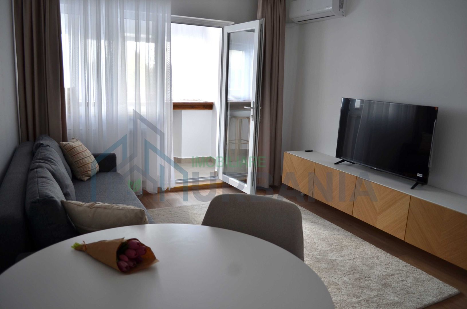Apartament 3 camere, ultracentral, Târgu Cucu, 71 mp, mobilat și utilat complet - Poză 2