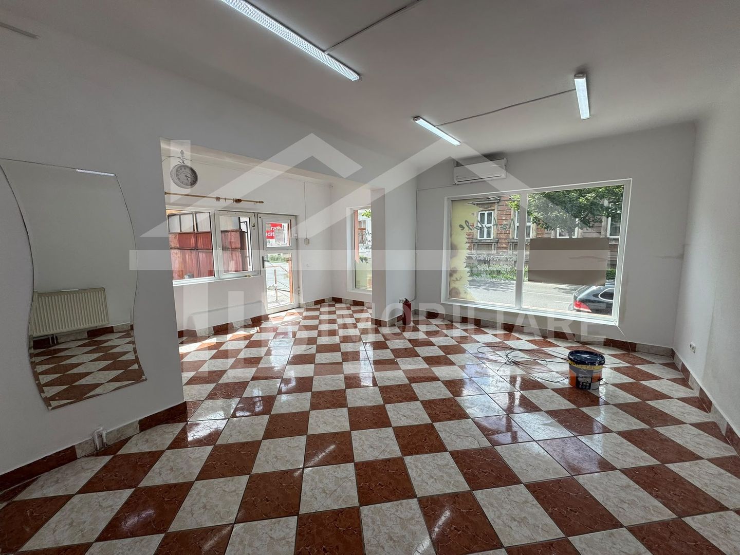 Spatiu comercial, 50 mp, vad pietonal, Zona Revolutiei - Poză 3