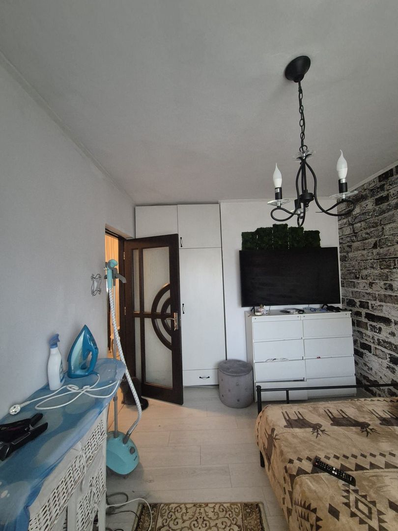 vand apartament 4 camere ,Bulevardul Tudor Vladimirescu-Iruc, etaj 2, - Poză 3
