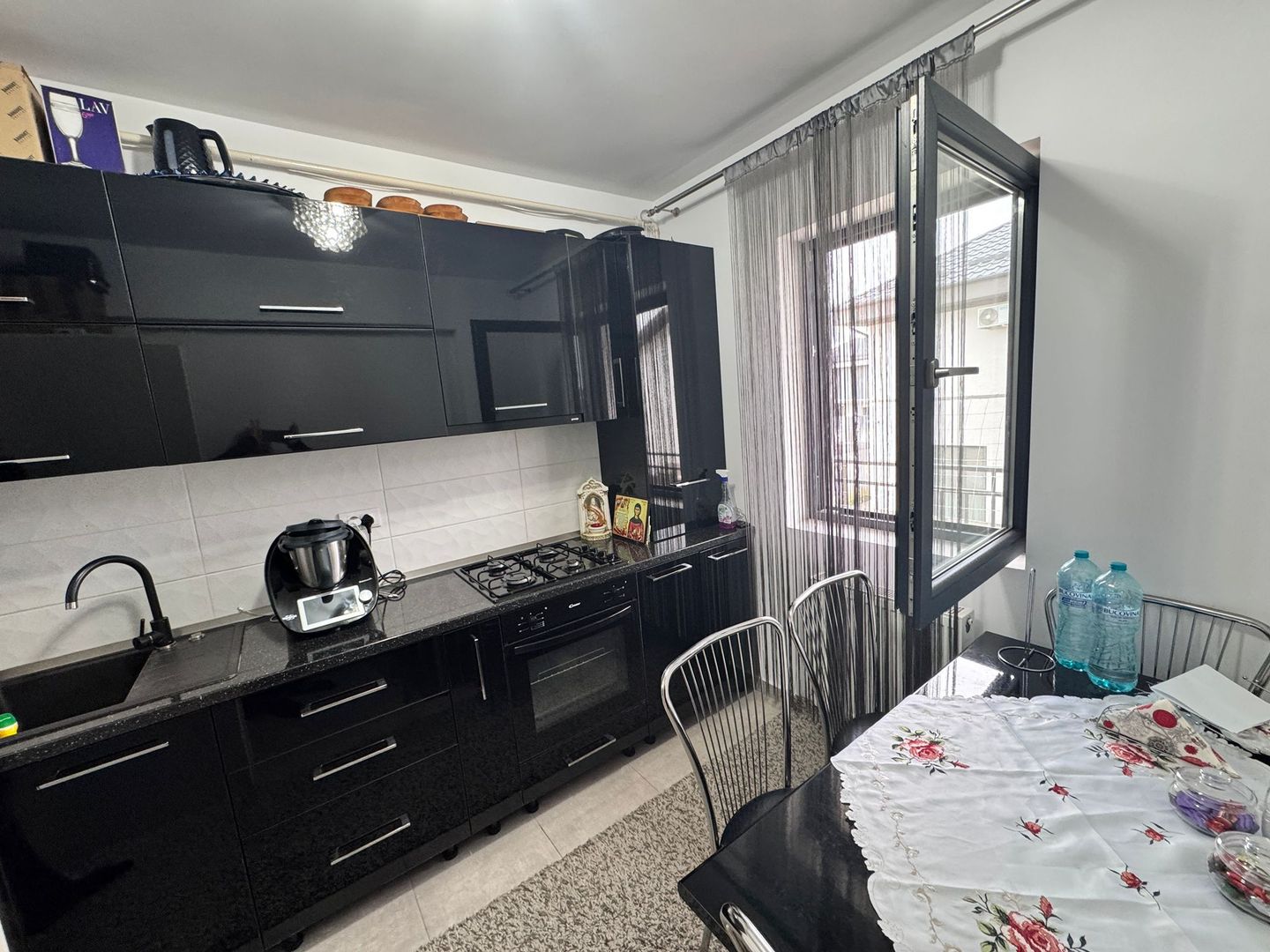 AP. 2 CAMERE - MOBILAT, BUCATARIE INCHISA, PARCARE INCLUSA,COMISION O% - Poză 7