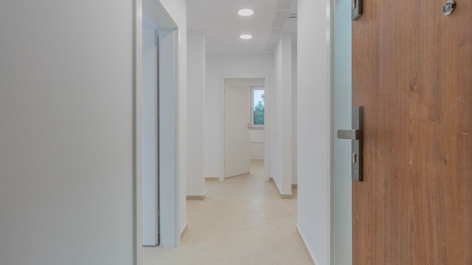 Clinica medicala-9 cabinete- URBAN PLAZA - bloc 15 parter! - Poză 39
