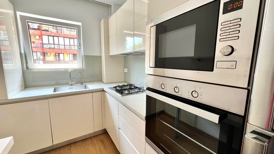 Inchiriere apartament Floreasca Residence | View gradina interioara - Poză 6