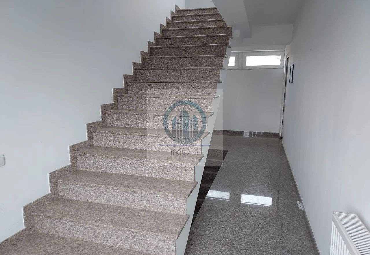 Cladire la cheie 2 ap si 8 garsoniere Deva cartier Grigoresc 495 mp - Poză 8