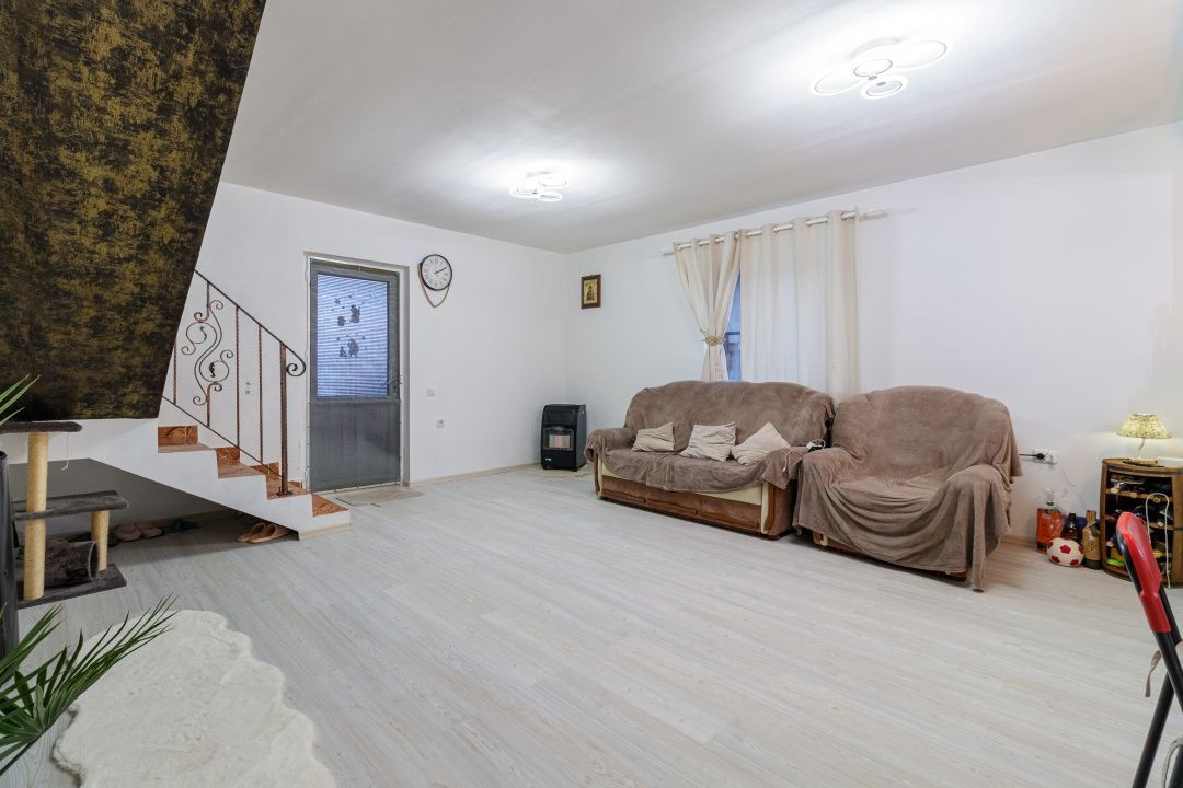 Casa 3 camere Dragomiresti strada principala - Poză 9