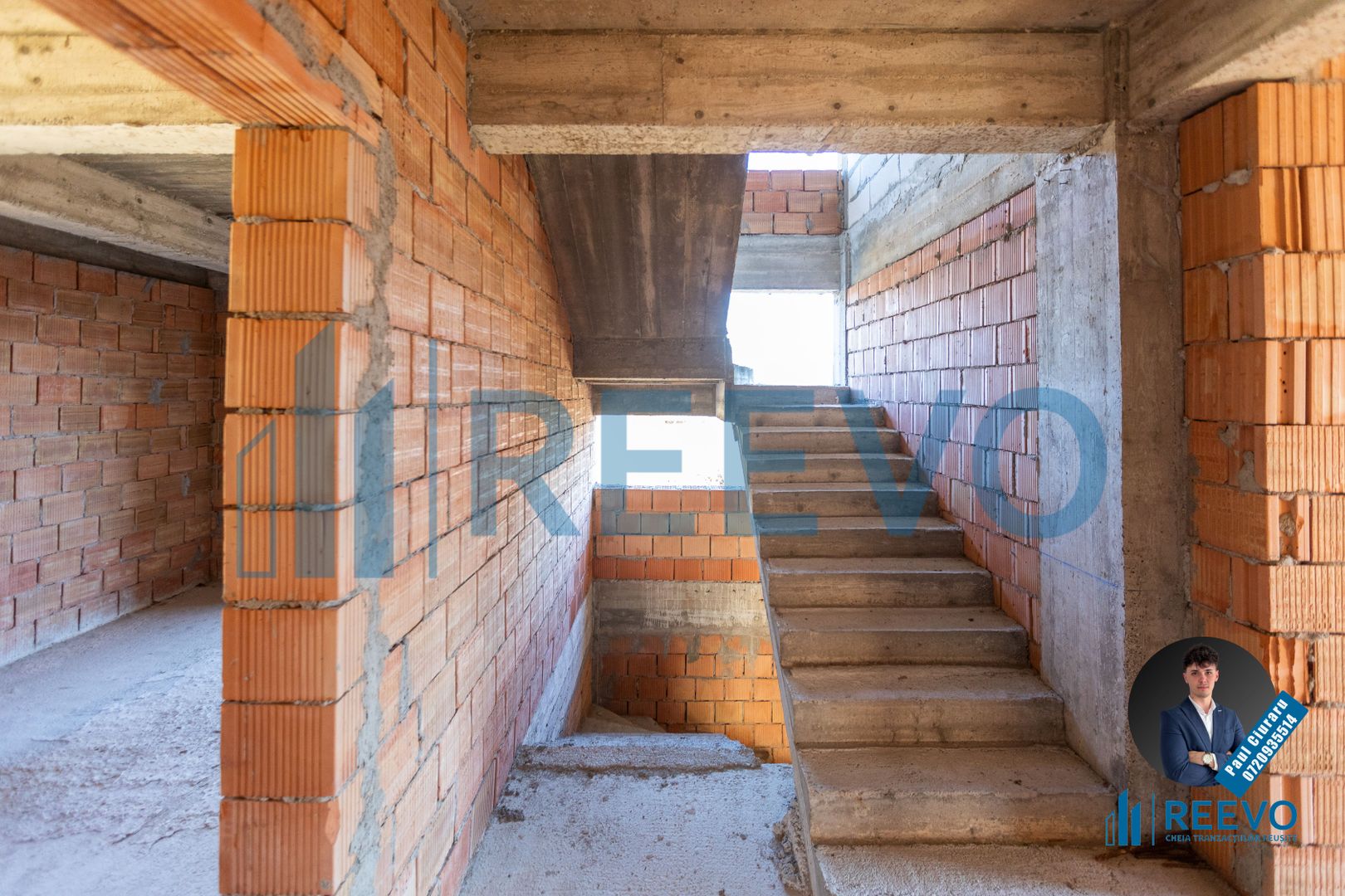 Pensiune/Vilă la roșu P+E+M în Sărata - Poză 11