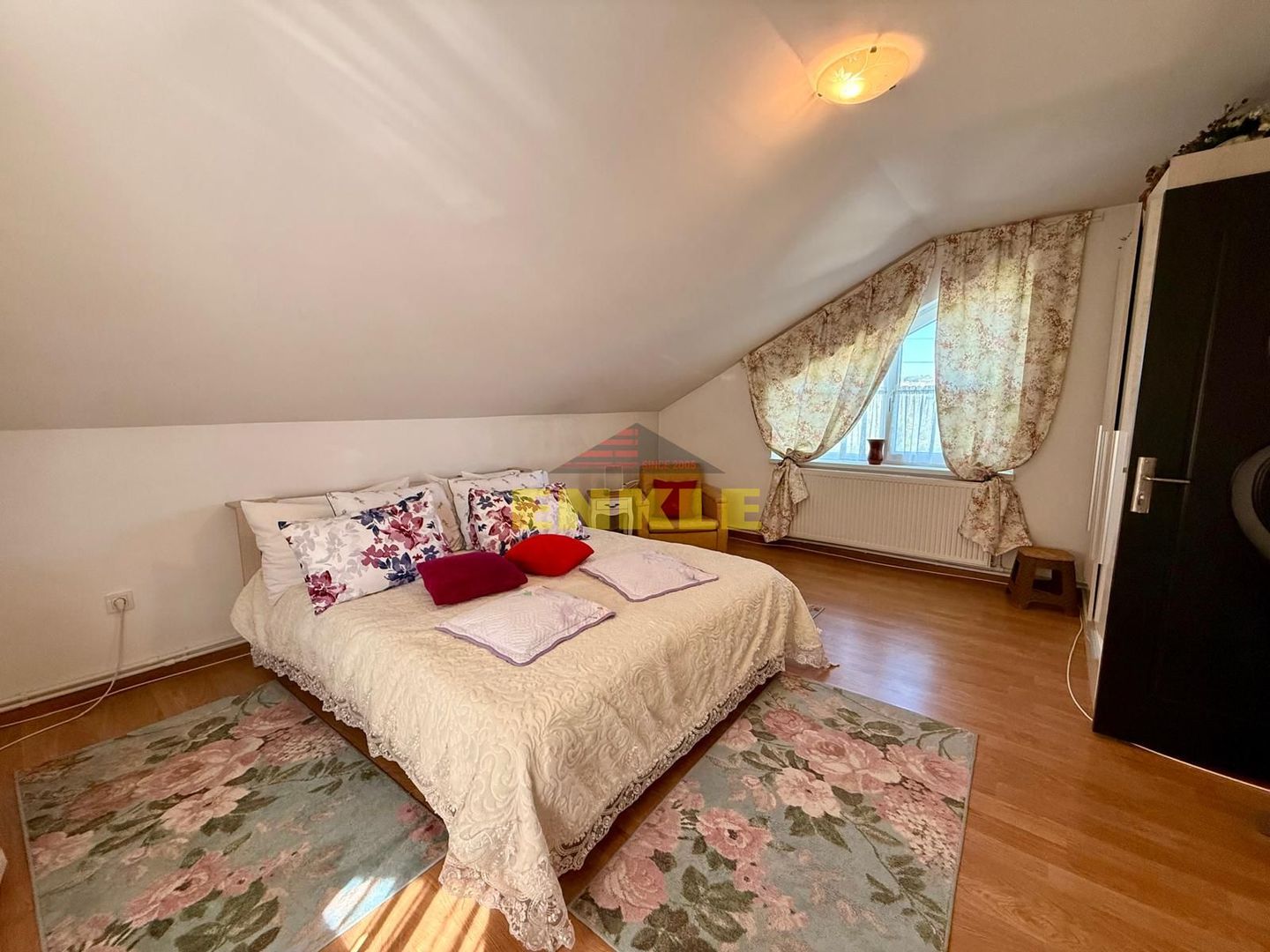 De vanzare casa P+M, zona Tulbureni, constuita in 2020 - Poză 4