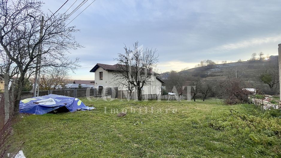 Teren cu autorizație de construire pentru 2 unități locative - Poză 2
