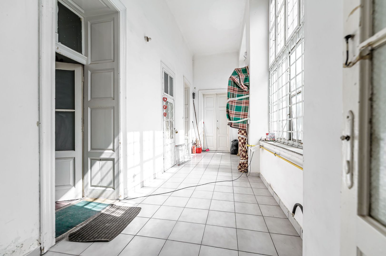 Spațiu comercial cu 5 căi de acces, clădire complet restaurată. - Poză 9