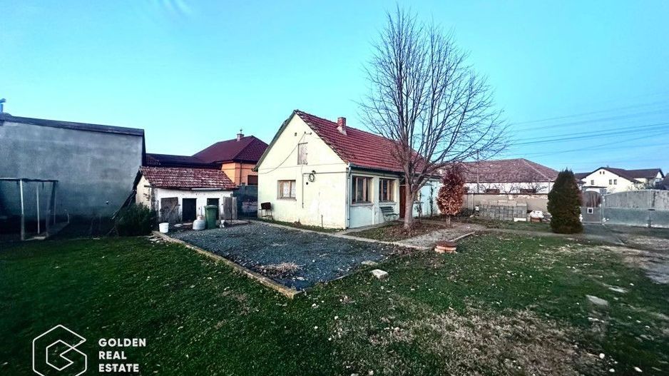 Teren 530 mp cu utilitati, constructie 3 camere cu centrala proprie,zona Poltura - Poză 1