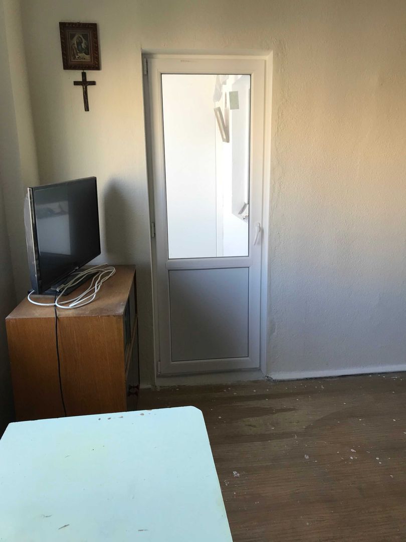 particular  vand garsoniera zona tineretului sector 4 - Poză 8