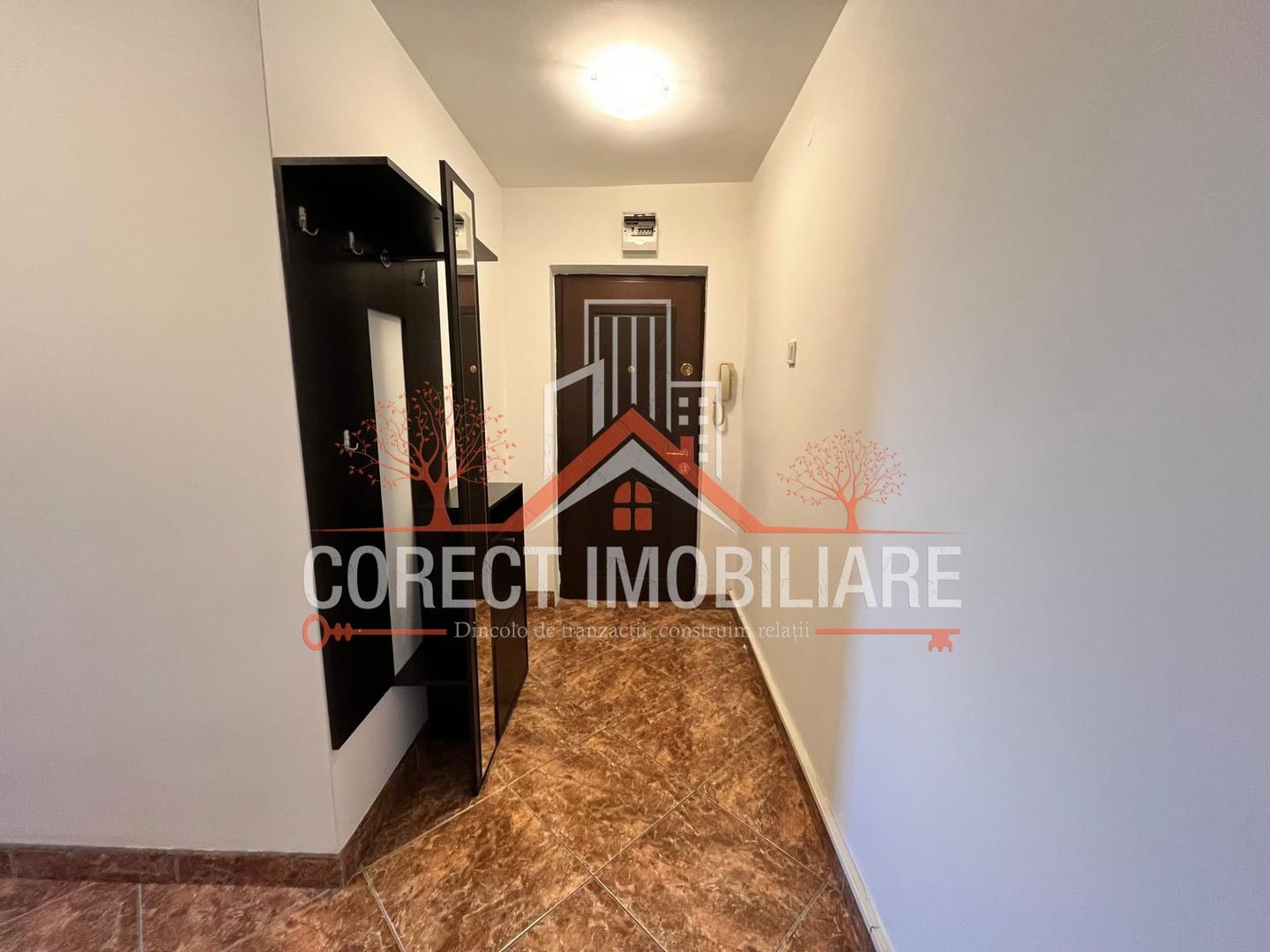 De vânzare apartament 2 camere decomandate – zonă centrală Bulevardul - Poză 2