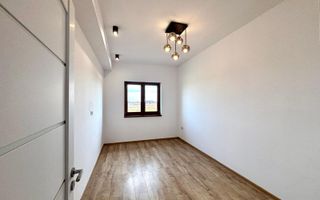 Duplex  cu 4 camere si teren generos , Sacalaz - Poză 14