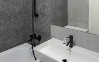Luxury 2-Bedroom Apartment | Large Terrace | Parking | Prime Location ⭐ - Poză 16
